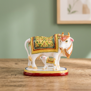 Nirmala Handicrafts - Estatua de Resina Hecha a Mano de Vaca y Ternero, Diseño Decorativo Tradicional, Ídolo Familiar de Vaca India, Decoración Religiosa para el Hogar - Product Image 2