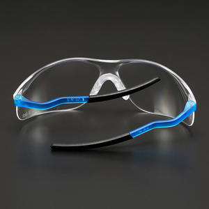 نظارات أمان بعدسات شفافة مضادة للضباب ومضادة للخدش تصميم على شكل معبد لراحة الرجال والنساء لحماية العين - Product Image 6