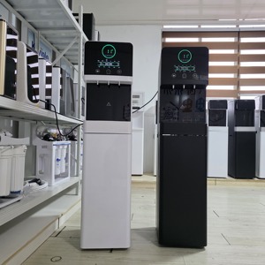 Distributeur d'eau commercial autonome avec refroidissement par compresseur et purificateur chauffant, système UV, 3 robinets pour eau chaude et froide - Product Image 3