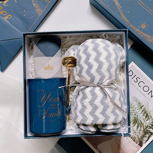 Vente en gros de produits de <span class=keywords><strong>luxe</strong></span> en stock, fournisseur d'ensembles de cadeaux de parapluie de tasse d'anniversaire de fille fantaisie pour femmes cadeau de mariage de fête des mères/ - Product Image 4