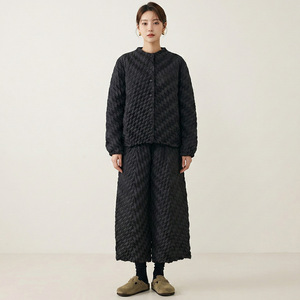 ชุดเซ็ตสองชิ้นผ้าโพลีเอสเตอร์สีน้ำตาลแบบเรียบหรู ทรงพลีท ยาวระดับข้อเท้า สไตล์ลำลอง สำหรับผู้หญิง ทรงหลวม เป็นมิตรกับสิ่งแวดล้อม ชุดเดียวคุณภาพดี - Product Image 2