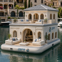 Maison flottante gonflable de qualité commerciale à deux étages avec base étanche et mobilier de salon complet pour projet de tourisme côtier