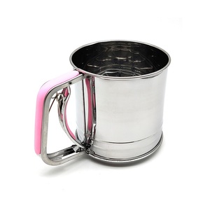 Tamis à farine de cuisine personnalisé, Gadget de cuisson, outils de secoueur de farine <span class=keywords><strong>manuel</strong></span>, tamis en acier inoxydable et poignée souple, excellent outil de pâtisserie - Product Image 2