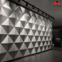 Panneaux muraux en aluminium perforé 3D décoratifs modernes Alumtimes pour revêtement de façade extérieure de bâtiments commerciaux