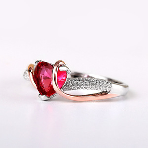 Anello a Cuore Rosso da Donna, Gioiello alla Moda con Zirconi, Placcatura Bicolore, Stile Fidanzamento, Regolabile, Anello Statement - Product Image 3