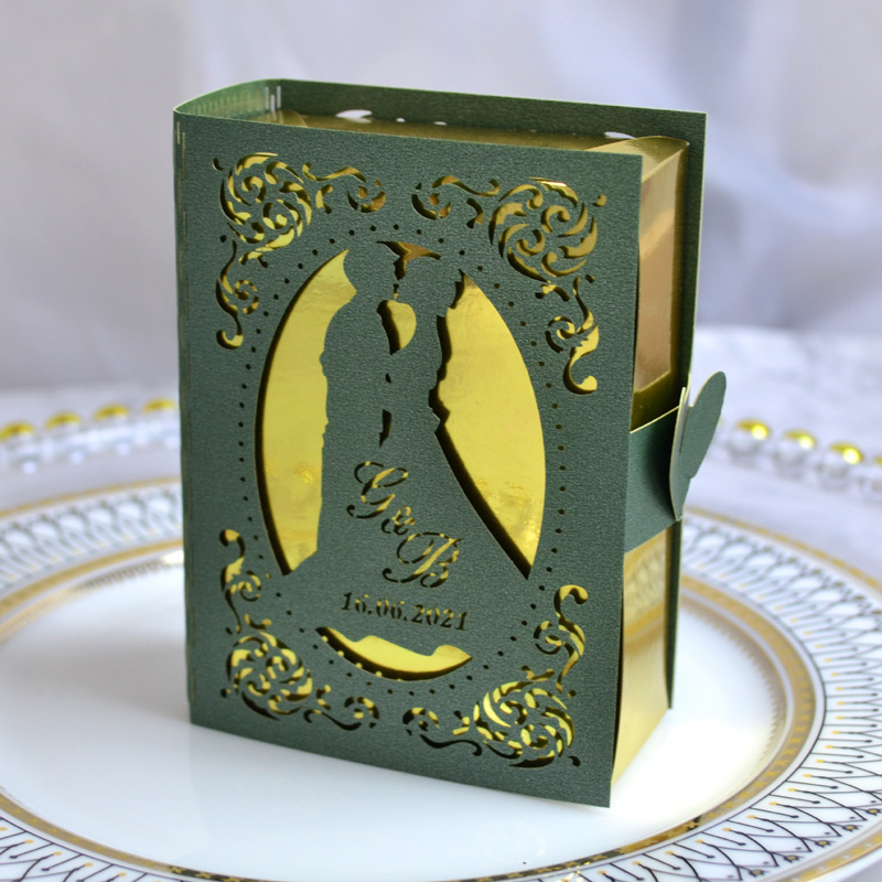 Boîte intérieure or métallique, superposition vert foncé