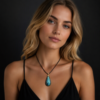 Collier pendentif goutte d'eau en pierre brute de labradorite naturelle, bijou en cristal irrégulier de pierre de lune bleue