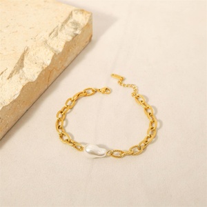 Etiquetas de Metal Personalizadas con Logotipo, Pulseras con Colgante de Perla Chapadas en Oro, Joyería - Product Image 3