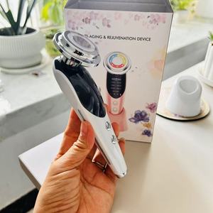 Produits de soins de la peau 7 couleurs à base de lumière micro courant visage dispositif <span class=keywords><strong>V</strong></span> visage et cou massage équipement de beauté électromécanique - Product Image 1