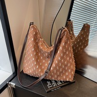 Tas Hobo Denim Distressed 2026 Wanita Coklat Kanvas Tas Selempang Y2K Tas Crossbody Berumbai Tas Tote Streetwear Grosir