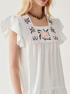 Robe maxi décontractée blanche pour femmes, 100% coton, avec broderie machine, taille naturelle et lavable - Product Image 2