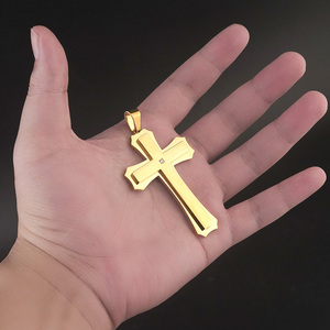 Colgante de Cruz Clásico, Regalo Neutral de Lujo Discreto, Colgante Unisex Deportivo, Collares de Cruz Chapados en Oro, Cruz Grande Religiosa con Circones - Product Image 4