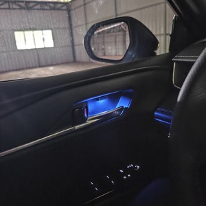 Pour Toyota Camry 9ème génération : Lampe LED de poignée de <span class=keywords><strong>porte</strong></span>, éclairage d'ambiance de console centrale, lampe d'ambiance <span class=keywords><strong>intérieure</strong></span> monocolore automatique - Product Image 5