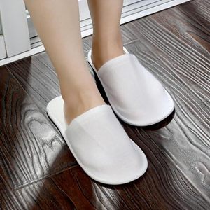 Pantuflas de Spa, Pantuflas Desechables para Invitados, Punta Cerrada Antideslizante, Pantuflas de Spa Blancas Premium, Paquete con Bolsas de Viaje - Product Image 6