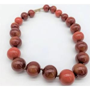 Collar de Cuentas Redondas de Resina de Alta Calidad, Collar con Colgante de Diseño Hecho a Mano para Ocasiones Especiales, Disponible a Buen Precio - Product Image 2