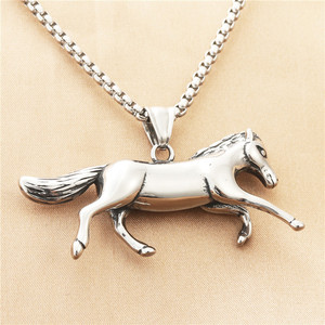 ยูนิค จี้รูปม้าสแตนเลส สร้อยคอผู้ชาย ดีไซน์สัตว์ย้อนยุค ของขวัญเครื่องประดับ 190103 - Product Image 1