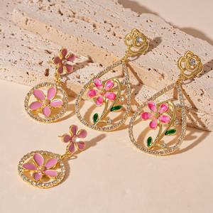 Pendientes de tuerca de flor de lágrima de estilo Retro de moda para mujer, regalo de joyería de aleación de Metal elegante único - Product Image 3