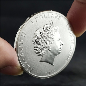 Pièce de paon plaquée argent portrait de la reine d'Angleterre pièce commémorative - Product Image 2