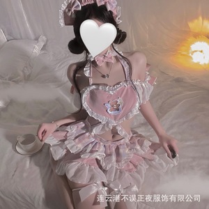 Ensemble de lingerie sexy et séduisant, mettant en scène une jolie et innocent serveuse-ours aux petits seins, parfait pour l'érotisme nocturne. - Product Image 4