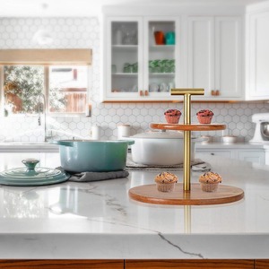 Exhibidor de Postres de Dos Niveles de Madera Maciza de Acacia, Bandeja para Servir Pasteles y Cupcakes para la Encimera de la Cocina y la Mesa de Fiesta - Product Image 2