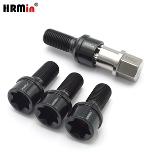 HRMin alta calidad Gr5 <span class=keywords><strong>tornillo</strong></span> de titanio M14 * 1,5*28mm asiento de Bola negra <span class=keywords><strong>antirrobo</strong></span> perno de rueda de coche perno de titanio para mercedes-benz - Product Image 3