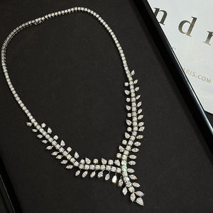 Joyería Premium Collar de mujer 9K-18K Oro Personalizado Incrustaciones Luz Lujo Collar de diamantes de moda - Product Image 2