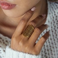 18K Vergoldeter Edelstahl Breiter Spitzen-Offener Ring Böhmisches Hohldesign Schmuck für Frauen Maßgefertigt Großhandel OEM Lieferant ODM