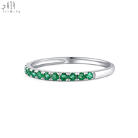 Proveedor de Hong Kong, Anillo de Joyería al por Mayor de Estilo Simple, Anillo Apilable de Oro Blanco Sólido de 18K con Esmeralda Natural