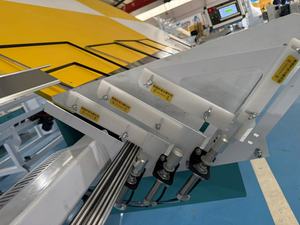 Nouvelle machine de cintrage de profilés auto avec fonction de dé<span class=keywords><strong>coupe</strong></span>, contrôlée par PLC et dotée de composants essentiels du moteur, pour la fabrication de <span class=keywords><strong>double</strong></span> <span class=keywords><strong>vitrage</strong></span>, vente directe usine - Product Image 2
