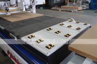 Routeur CNC ATC avec caméra CCD pour découpe de contours de portes d'armoires et de placards, machine polyvalente pour matériaux composites et matériaux flexibles