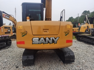 Excavadora Mini Usada al por Mayor Sany SY75C de 7.5 Toneladas |   Para Granja y Jardín |   Envío Global de Alta Gama - Product Image 6