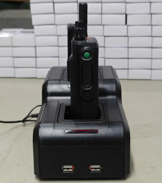 Walkie Talkie Two Channel Battery Charger PP-6C-PRO3150 for Motorola MTP3150 MTP3250 MTP3100 MTP3000 Two Way Radio