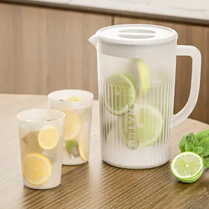 Hot Selling Pp Juice Clear Water Jug 2000ml Clear Plastic Pitcher With Handle