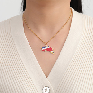 Collier à pendentif drapeau du <span class=keywords><strong>Costa</strong></span> Rica émaillé en acier inoxydable du fabricant Plaqué or 18 carats Émail Style classique de chaîne à maillons - Product Image 6