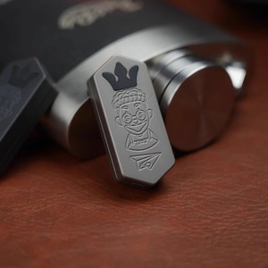Zach Mini Plane MiniEDC Juguete de Descompresión Mecánico de Metal con Tecnología Avanzada, de Empuje con la Punta de los Dedos, 14+ - Product Image 6