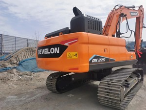 Excavadora de cadenas Doosan DX225, excavadora hidráulica sobre orugas para movimiento de tierras en construcción - Product Image 3