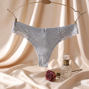 Tanga de punto acanalado gris para mujer con borde de encaje, tiro bajo, sexy, transpirable, con entrepierna de algodón, venta al por mayor - Product Image 3