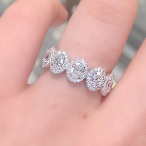 Anello a cinque cerchi per donna, design rotondo, accessorio da dito per uso quotidiano - Product Image 4