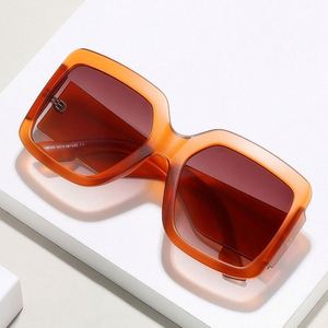 Nouveautés 2022, lunettes de soleil carrées rétro à grande monture, lunettes de soleil dégradées UV400 surdimensionnées pour femmes - Product Image 2