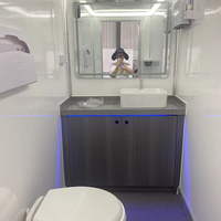 Toilettes mobiles de luxe portables, douche extérieure écologique, panneau double paroi, réservoir de déchets de 1500L, école, hôpital