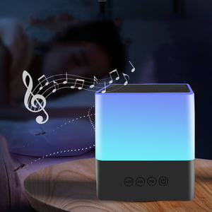 Alta qualidade <span class=keywords><strong>Bluetooth</strong></span> Áudio <span class=keywords><strong>bluetooth</strong></span> Speaker Luz RGB 7 Cores Lâmpada Recarregável Controle Inteligente Music Desk Night Lamp - Product Image 1