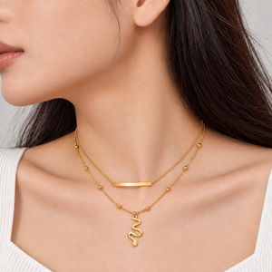 Collier superposé en acier inoxydable 304 plaqué or sous vide avec barre et pendentif abstrait ondulé - Product Image 5