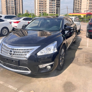 Nissan Teana Duke 2.5L XV Honor Edition 2014 - Sedán Usado de Gasolina con Transmisión CVT, Asientos de Cuero y Techo Corredizo - Product Image 4