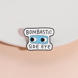 Nhà Sản Xuất Tùy Chỉnh Phim Hoạt Hình Dễ Thương Nút Quần Áo Mềm Cứng Men Pins Phù Hiệu Kim Loại - Product Image 2
