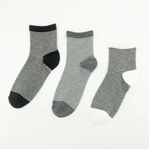 Women's Stripe quarter Socks Wholesale Breathable Hosiery Cotton women Daily Wear socks