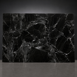 Losa de piedra sinterizada Butanik negra brillante de 1600x3200, 12 mm, base negra, mármol de breca blanca y gris para pared de baño y encimera de cocina - Product Image 1