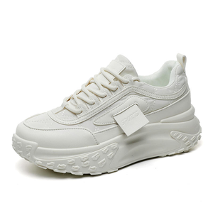 รองเท้าวิ่งดีไซน์หรูคุณภาพสูงประดับเพชร สำหรับผู้ชายและผู้หญิง แบบผูกเชือก แฟชั่นสไตล์เรโทร เดินสบาย รองเท้าลำลอง - Product Image 2