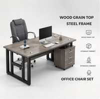 Bureau de direction moderne avec plateau en bois grainé, structure métallique et étagère latérale pour espace de travail commercial
