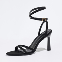 Sandal hak stiletto ujung runcing warna hitam elegan ukuran besar OEM dengan tali pergelangan kaki untuk tamu undangan pernikahan, pesta malam, prom, kencan malam
