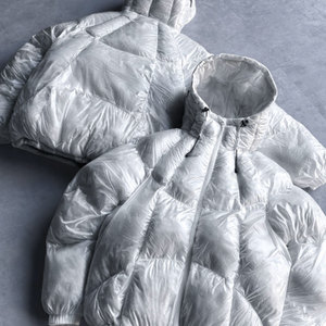 <span class=keywords><strong>Giacca</strong></span> Puffer da Uomo Imbottita <span class=keywords><strong>Bianca</strong></span> con Cappuccio Integrale, Riflettente, Impermeabile, <span class=keywords><strong>Oversize</strong></span>, con Fascia Regolabile e Zip Personalizzata - Product Image 1